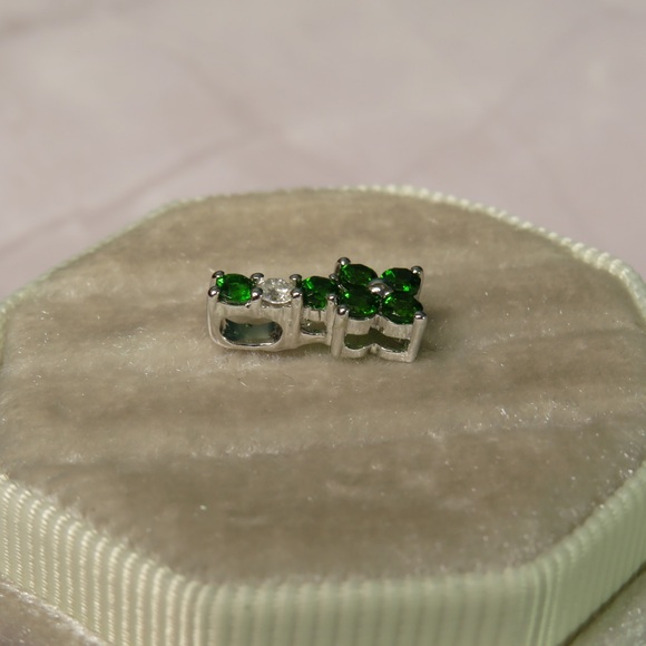 14k White Gold Chrome Diopside Pendant 1g 13.6mm x 6.1mm - Picture 2 of 6